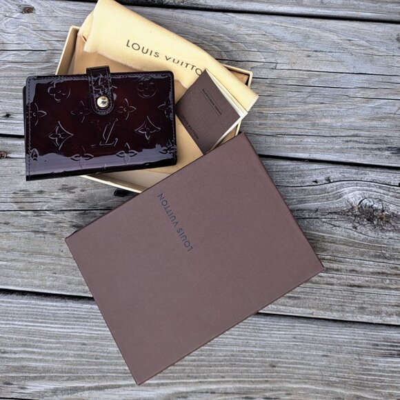 Louis Vuitton Vernis Patent Leather Hand purse - Picture 10 of 14